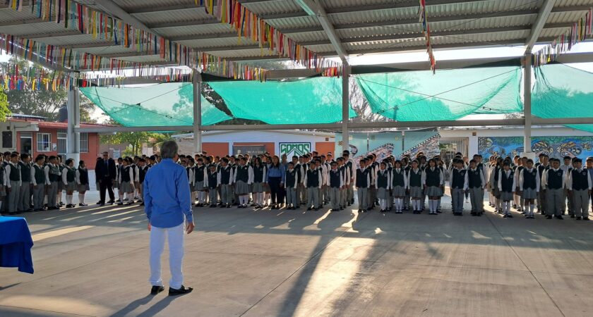 Participación del coro de la Escuela en la Interpretación del Himno Nacional Mexicano